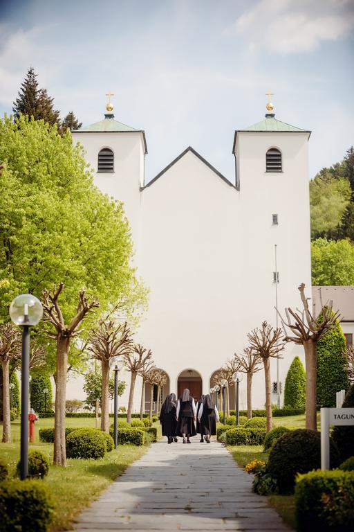 Kloster St. Josef Neumarkt in der Oberpfalz Ngoại thất bức ảnh