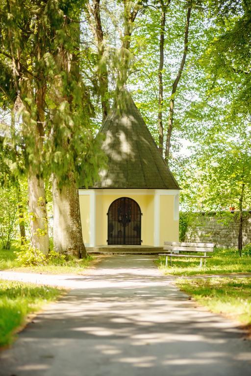 Kloster St. Josef Neumarkt in der Oberpfalz Ngoại thất bức ảnh