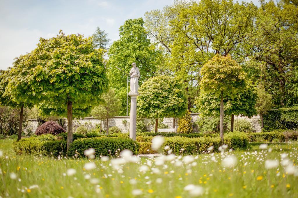 Kloster St. Josef Neumarkt in der Oberpfalz Ngoại thất bức ảnh